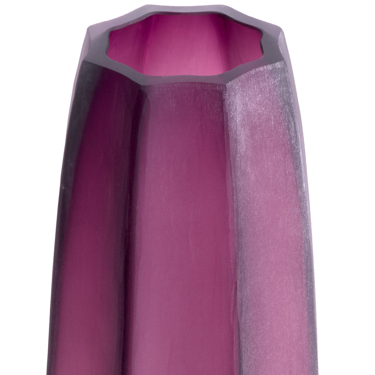 Eichholtz Vase Tiara pairs refined design with elevated materials for a statement in any luxury interior. Expertly made