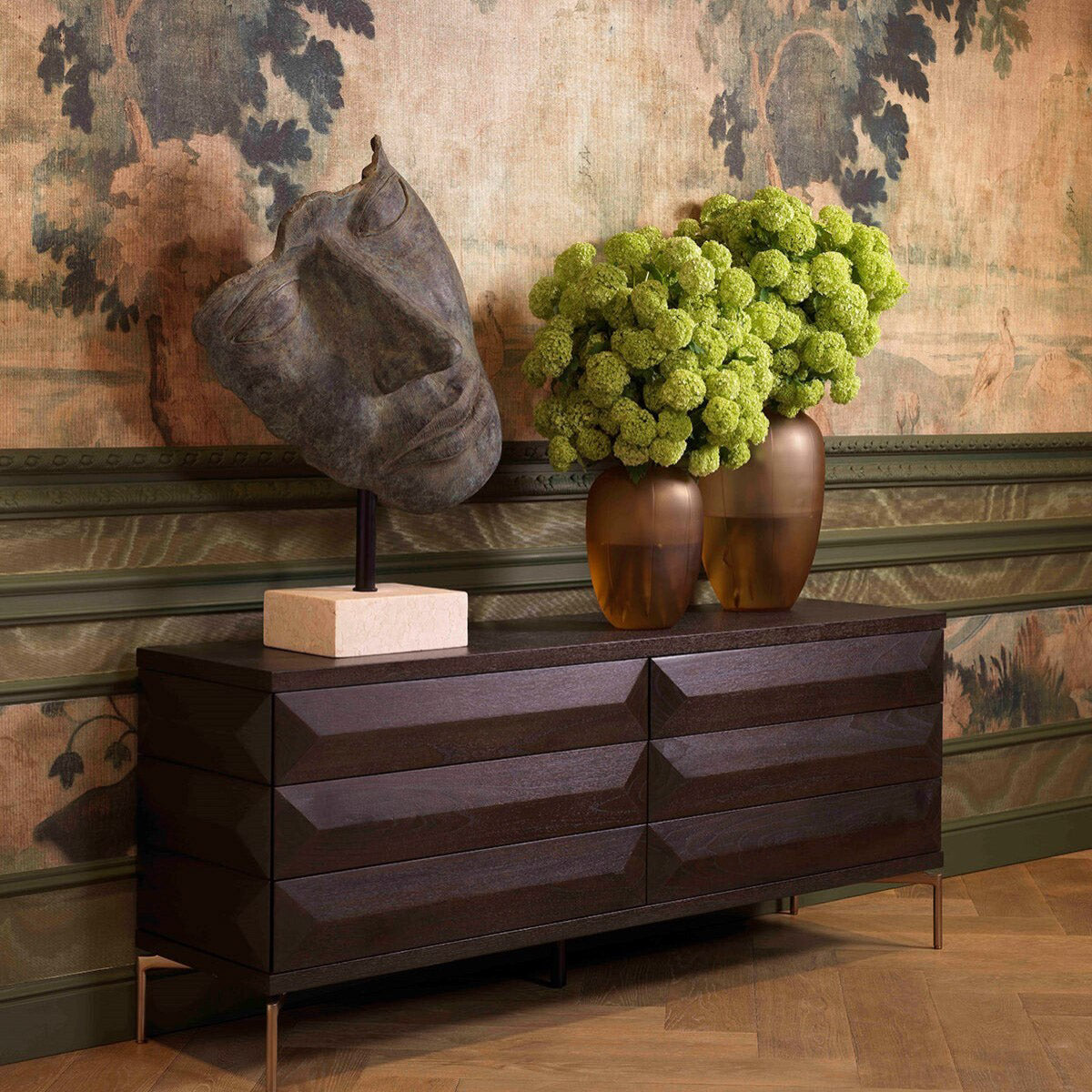 Eichholtz Vase Zenna M glass, this exquisite vase captures sophistication and artisan craftsmanship, elevating any living space. As part