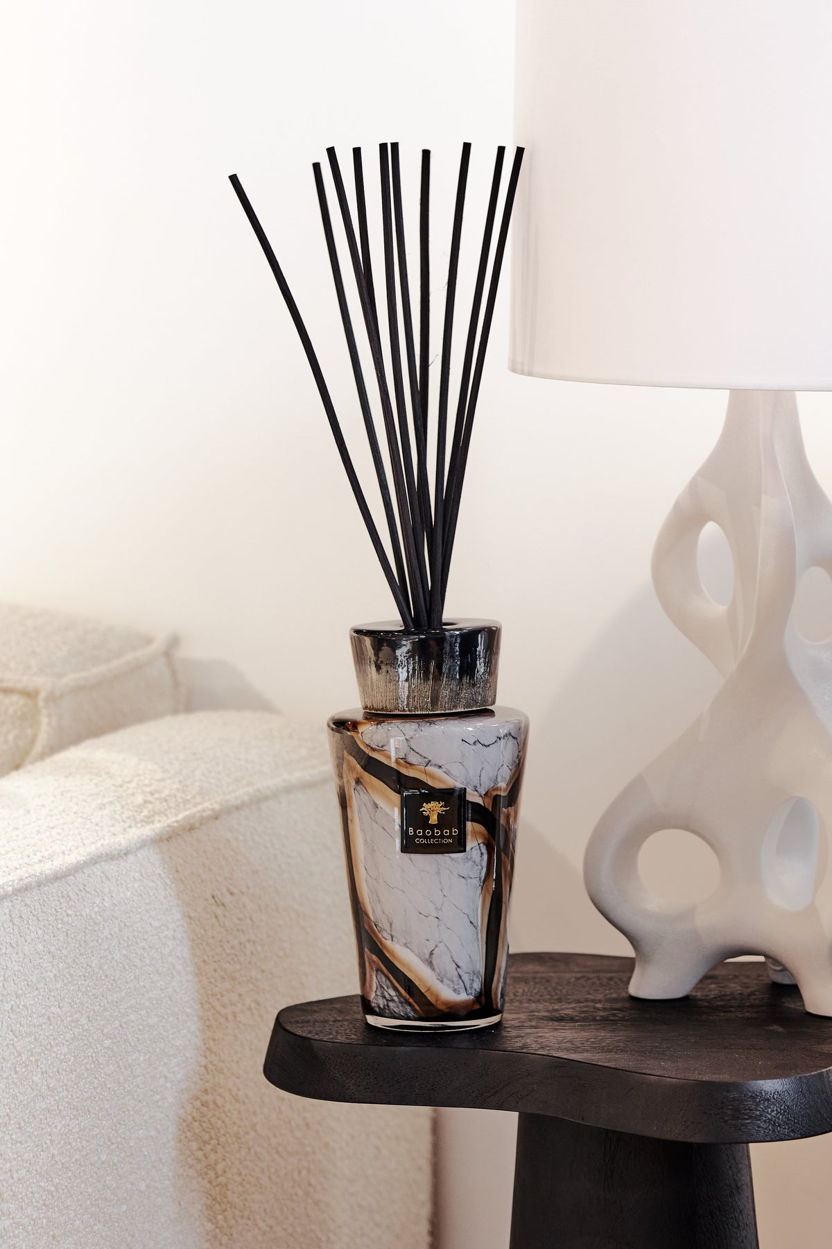 Totem Diffuser Stones Marble in situ