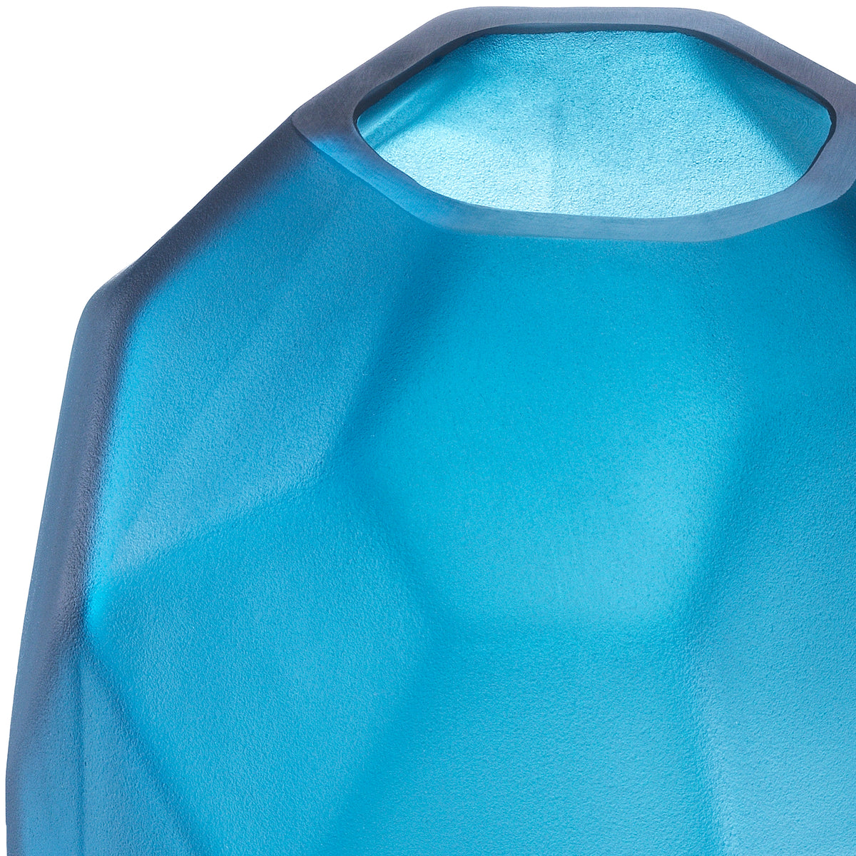 Eichholtz Vase Fly S blue A surface with geometric planes and a matte finish makes the blue Fly S Vase a stylish accent for an