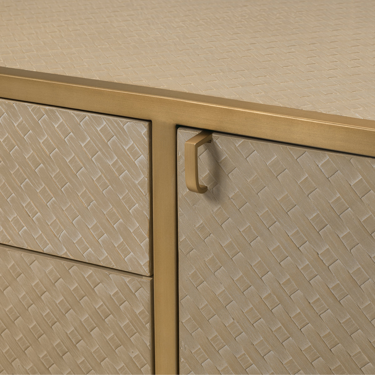 Eichholtz Dresser Napa Valley woven washed oak veneer Pairing Bauhaus style with a Mid-Century Modern look, the Napa Valley Dresser showcases a sleek brus