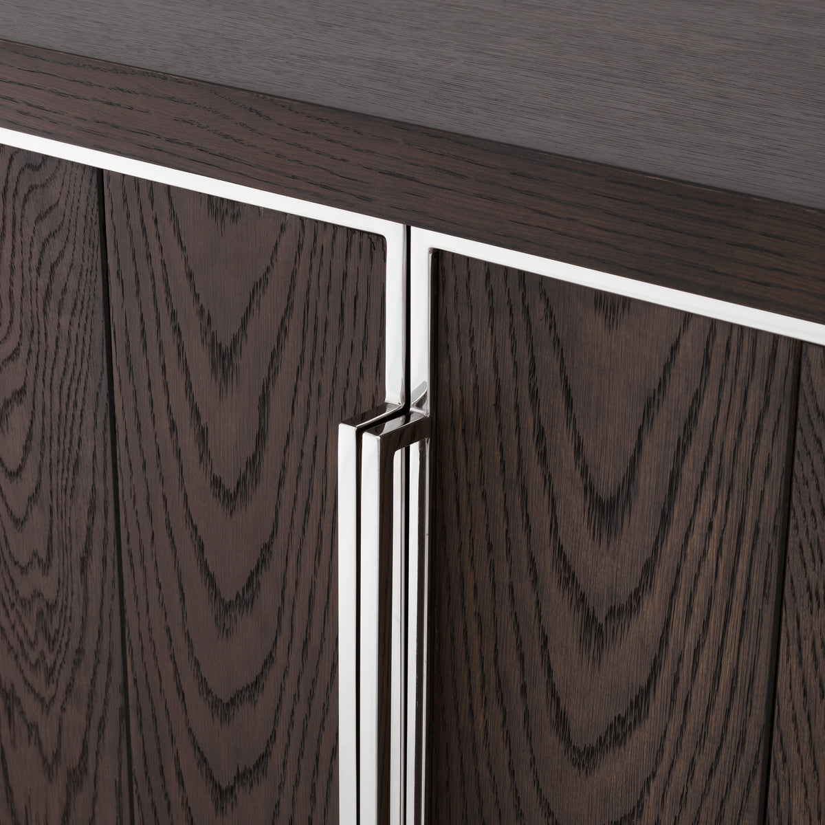 Eichholtz Dresser Renzo mocha crown oak veneer Add elegance to your living room with the classy Renzo Dresser. Exuding mid-20th century appeal, thi
