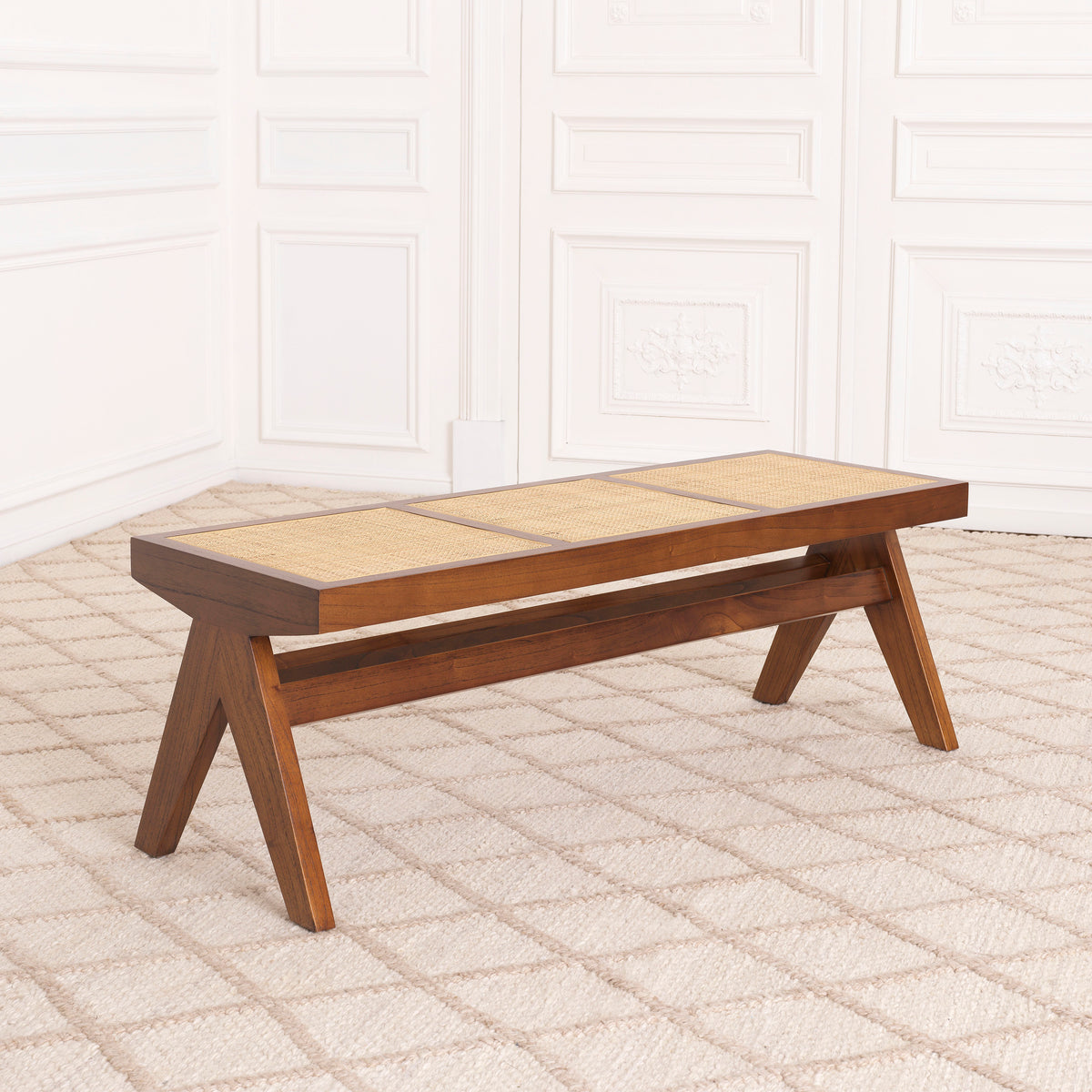 Eichholtz Bench Arnaud classic brown Oozing the vintage look and feel of minimalist furniture from the 1950s and 1960s, the classic brown