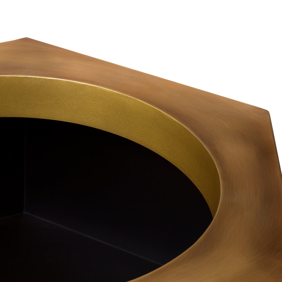 Eichholtz Planter Montura low vintage brass finish Transform your interior greenery with the Planter Montura in vintage brass finish, a handmade stainl - 6