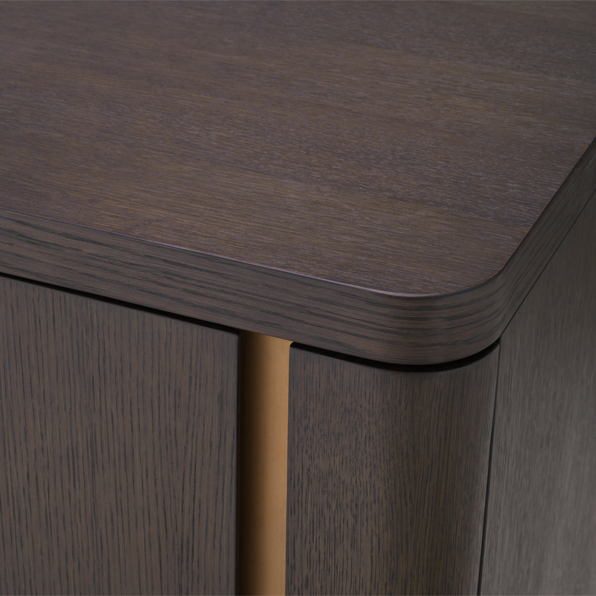 Eichholtz Drawer Dresser Modesto S mocha oak veneer The Modesto Dresser is a harmonious symphony of elegance and functionality. Crafted with utmost prec