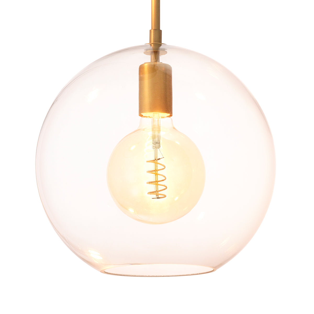 Eichholtz Chandelier Tango 3 light antique brass finish From illuminating your family dinners to casting light over a kitchen island, Chandelier Tango is a
