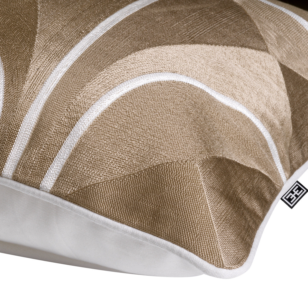 Eichholtz Cushion Sabrosa Crafted from luxurious fabric, it's adorned with a striking geometric pattern. The Sabrosa cushion is