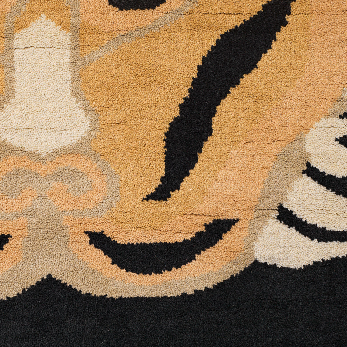 Close-up of Rug Zandria 118.11" X 157.48" highlighting Fabric and Orange, Hand Knotted, 80% Wool, 20% Cotton (Image 2)