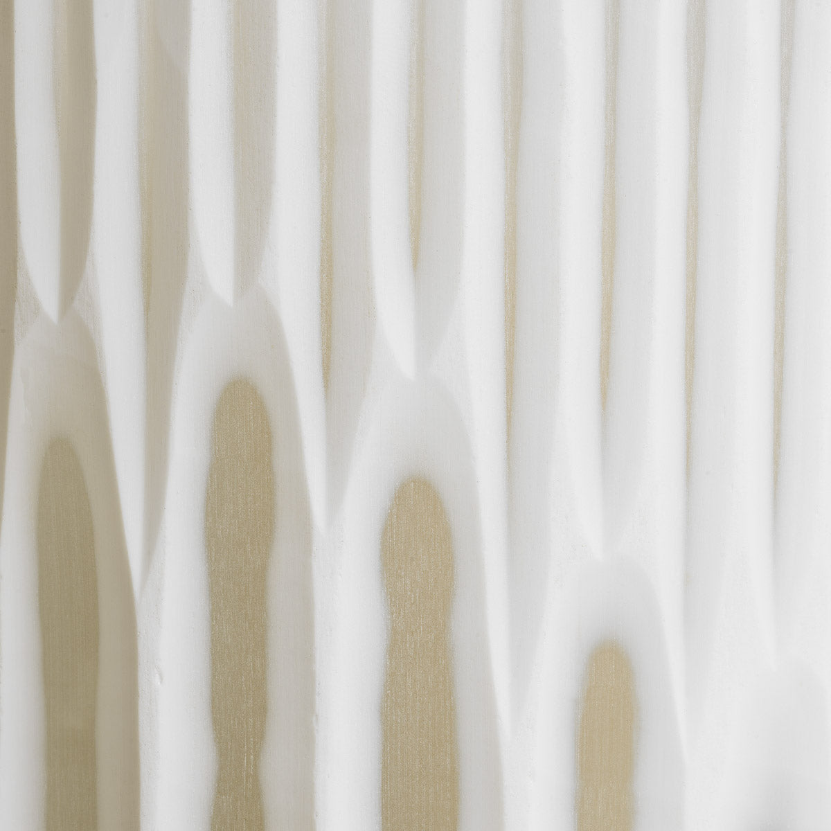 Detail shot of Hurricane Westgrove S craftsmanship — Glass accents (Image 5)