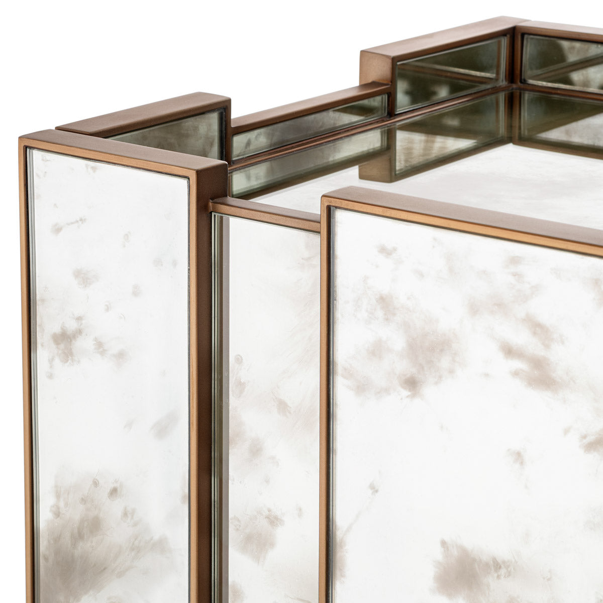 Close-up of Nightstand Nottingham Left highlighting Brass, Glass and Antique Mirror Glass, Brushed Brass (Image 10)