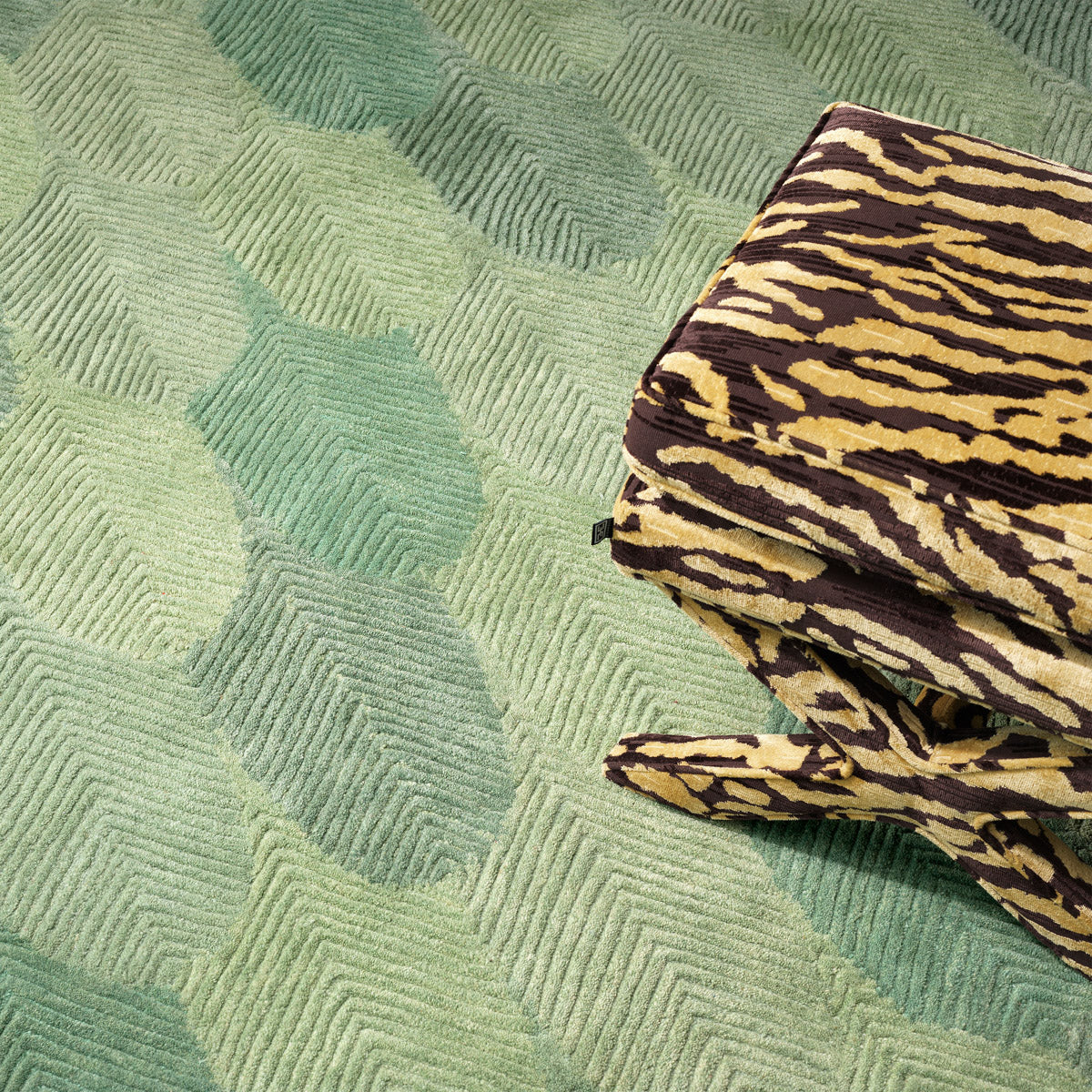 Alternate perspective of Rug Mayfield 118.11" X 157.48" — Green, Hand Tufted, 100% Wool Pile finish (Image 6)