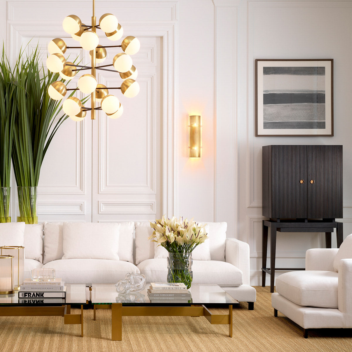 Eichholtz Bar Cabinet Dimitrios of the mid-20th century. Outfitted with 2 shelves, an extension shelf and storage spaces for