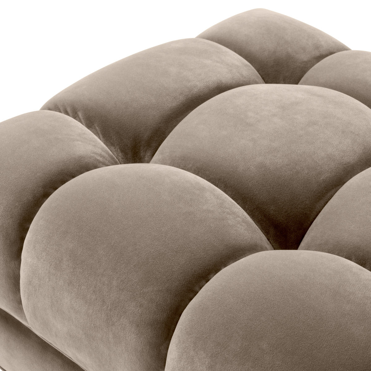 Eichholtz Bench Sienna in a tufted upholstery in mellow Savona greige velvet. Black finished legs add extra glamour