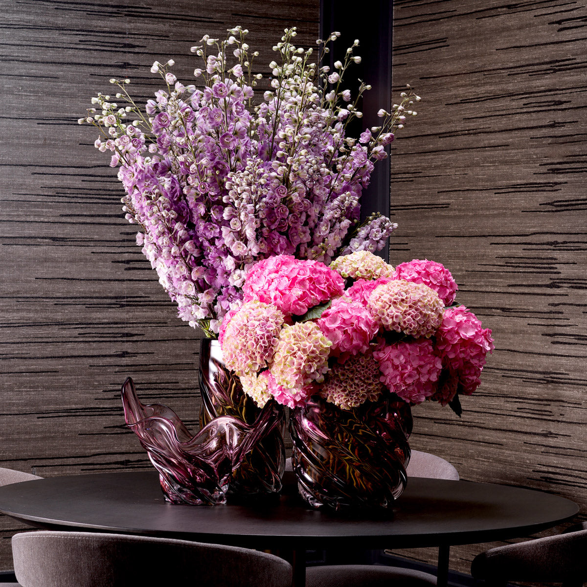 Eichholtz Bowl Ace vigorous design, this hand blown bowl from pale pink glass will bring a spirited vibe