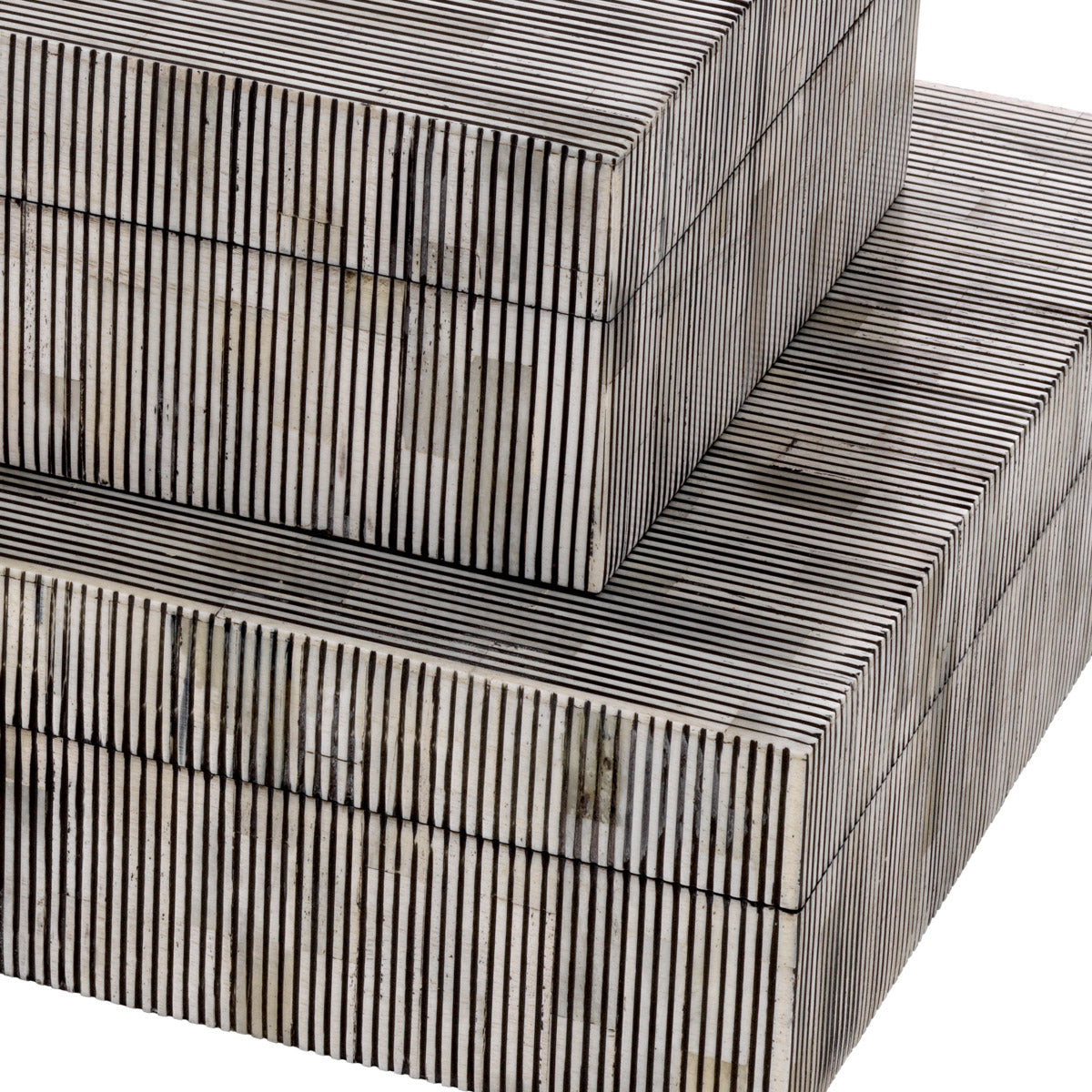 Eichholtz Box Lucille S S promises to enhance the ambiance with its iconic style. Box Lucille S Crafted by