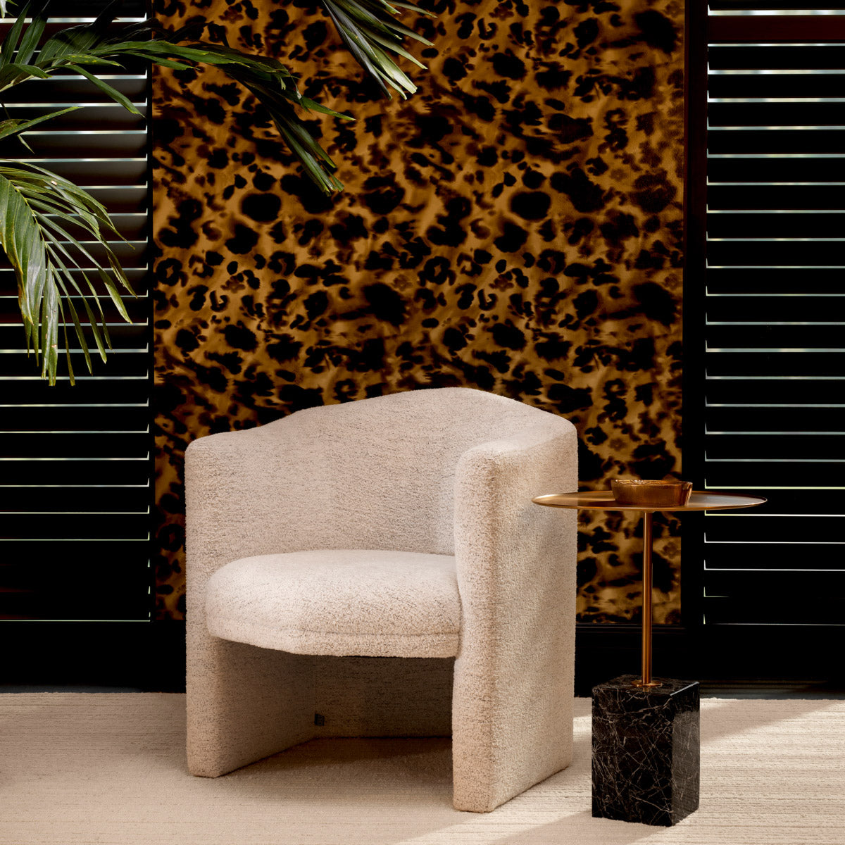 Eichholtz Chair Watertown detail elevate your interior design to new heights. Explore the Watertown collection today and transform