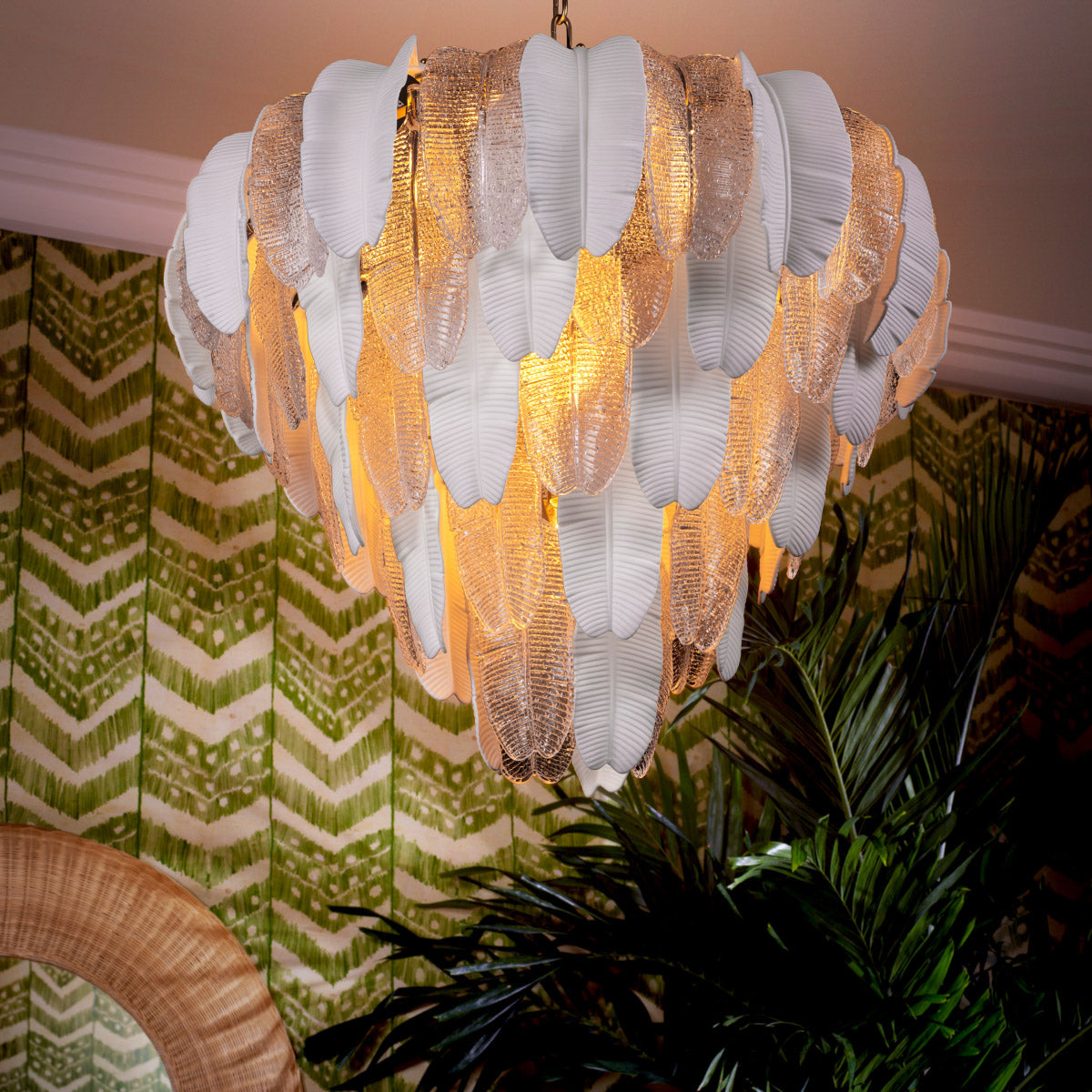 Eichholtz Chandelier Saint Lucia L tree. This exquisite chandelier blends ceramic and textured glass, creating a harmonious mix of materials