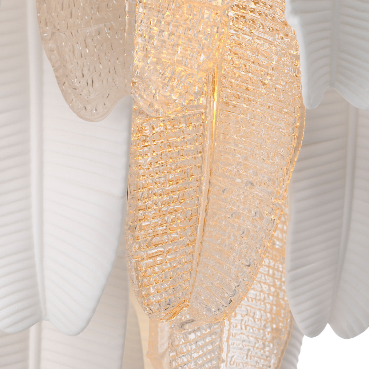 Eichholtz Chandelier Saint Lucia S style and charm inspired by nature's timeless elegance. Chandelier Saint Lucia S Crafted by Eichholtz