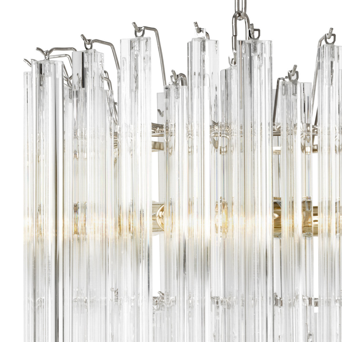 Eichholtz Chandelier Salerno levels of clear glass droplets emanate a captivating illumination. Chandelier Salerno Crafted by Eichholtz this
