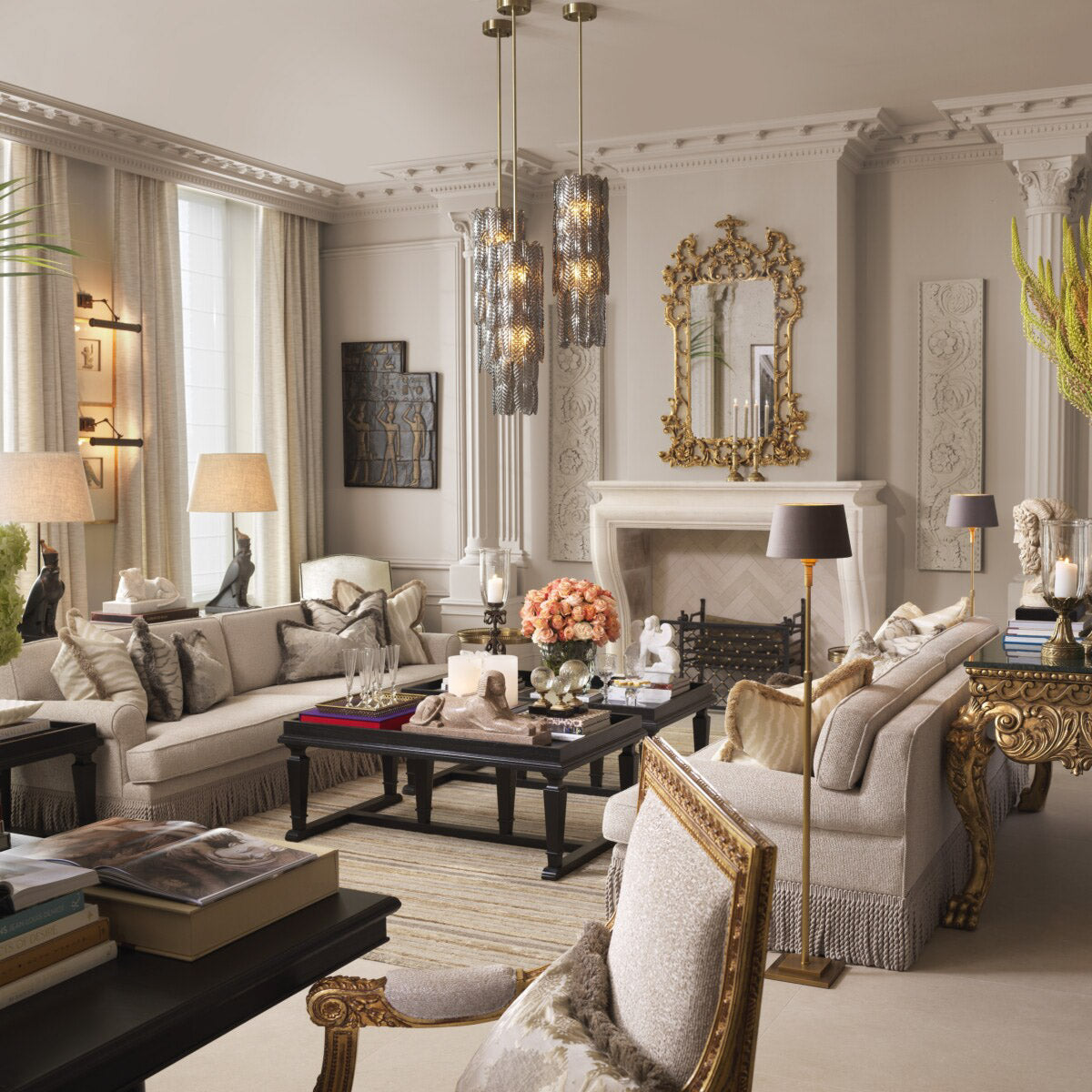 Eichholtz Coffee Table Americana of the late 19th century, dating back to 1870-1880. Crafted from rich black veneer, this