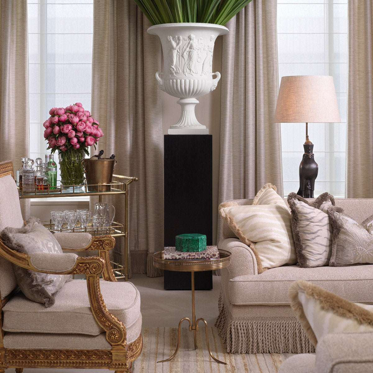 Eichholtz Column Grant L collection of The Metropolitan Museum of Art in New York. The columns originally belonged to