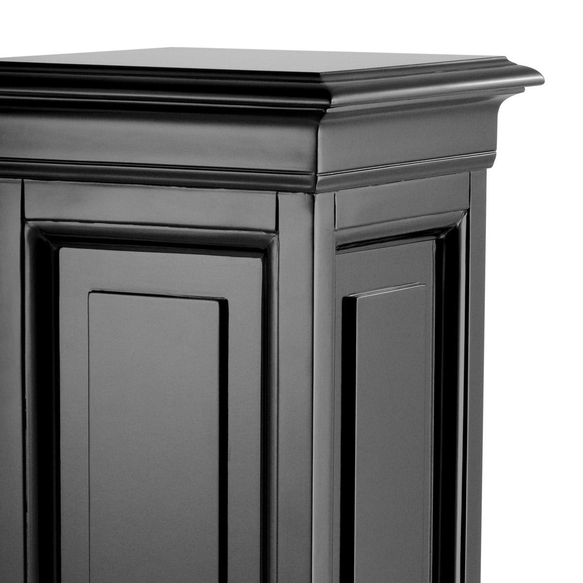 Eichholtz Column Salvatore M timeless style. Bevelled edges give this entrancing presentation column an extra edge. Available in a