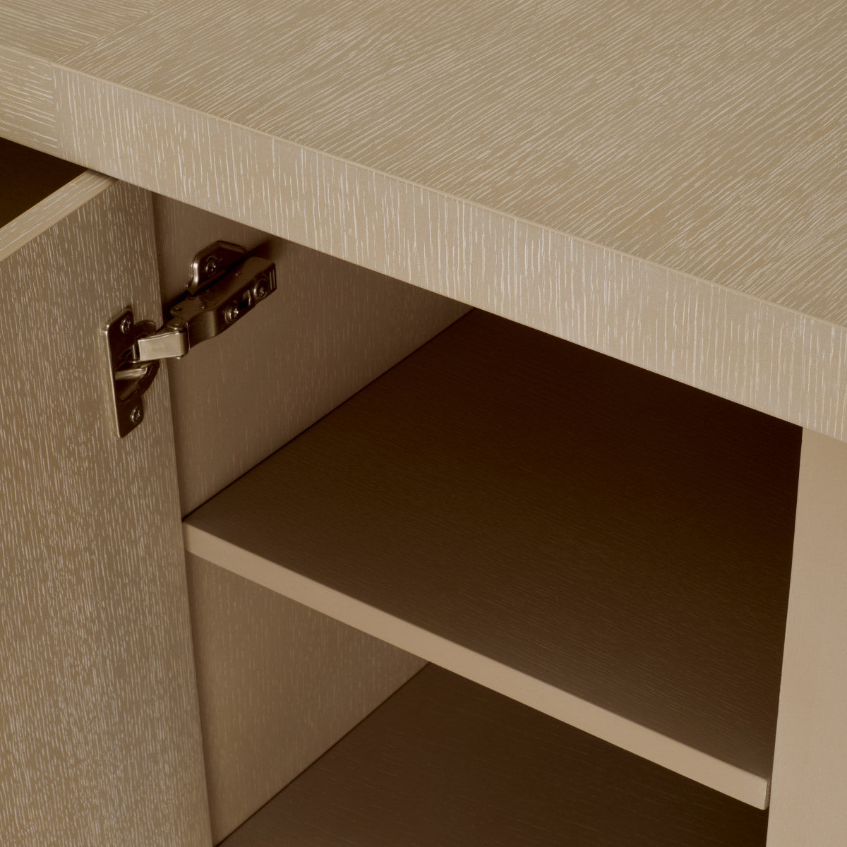 Eichholtz Dresser Crosby it's a perfect choice for contemporary interiors. Dresser Crosby Crafted by Eichholtz this dresser pairs