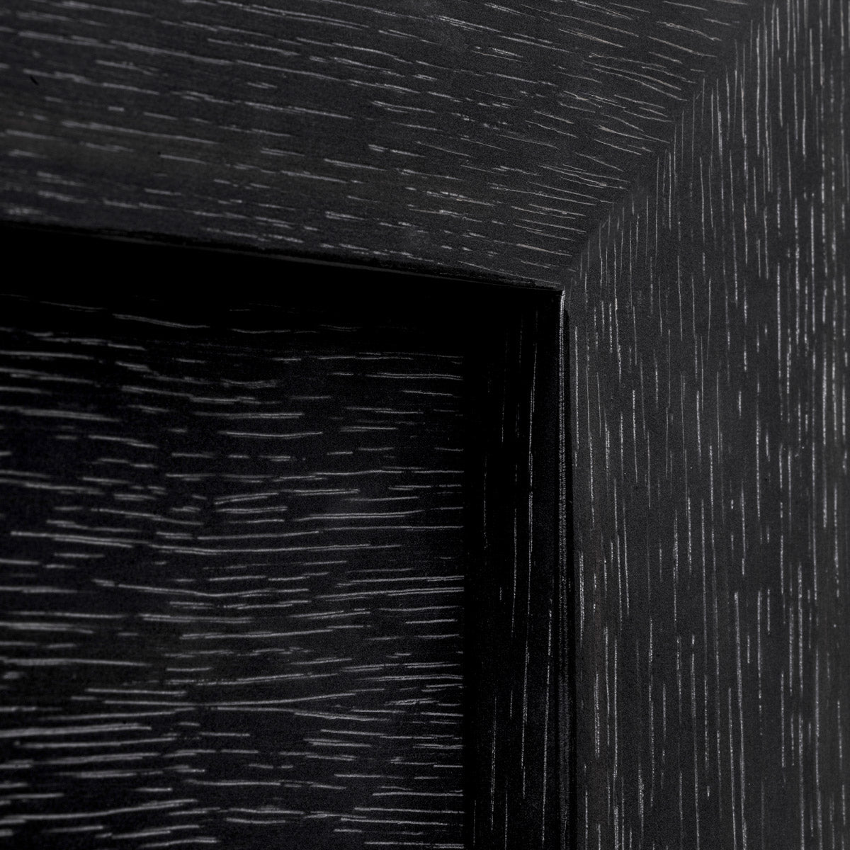 Eichholtz Dresser Metropolitan is part of the collaborative The Met x Eichholtz collection, providing a sophisticated backdrop for