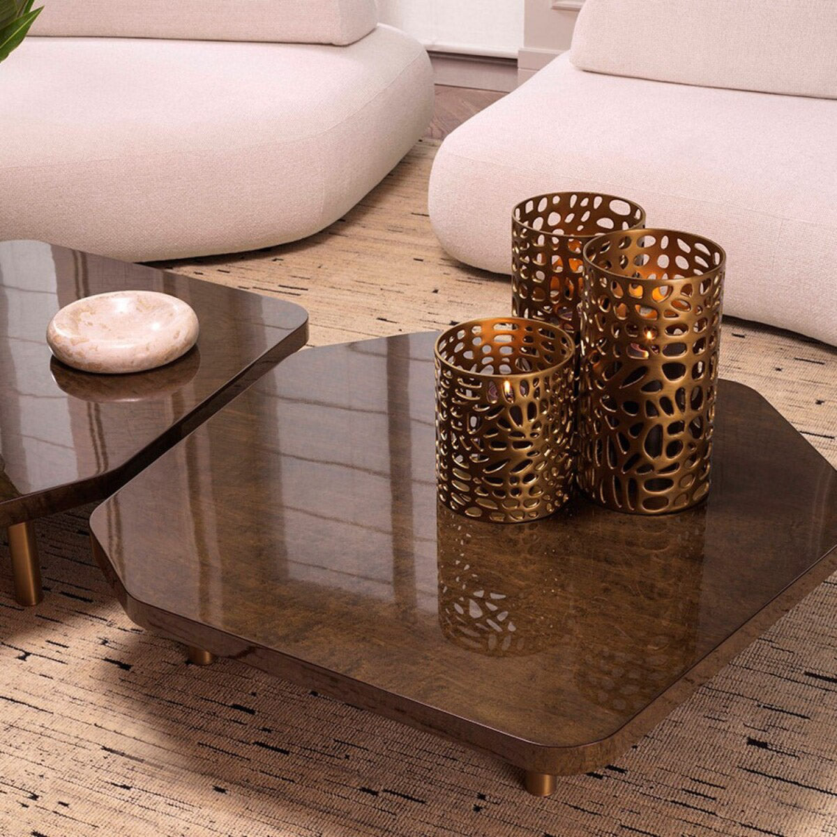 Eichholtz Hurricane Dix S with an otherworldly allure, this extraordinary hurricane lamp embraces a realm where vintage brass finish