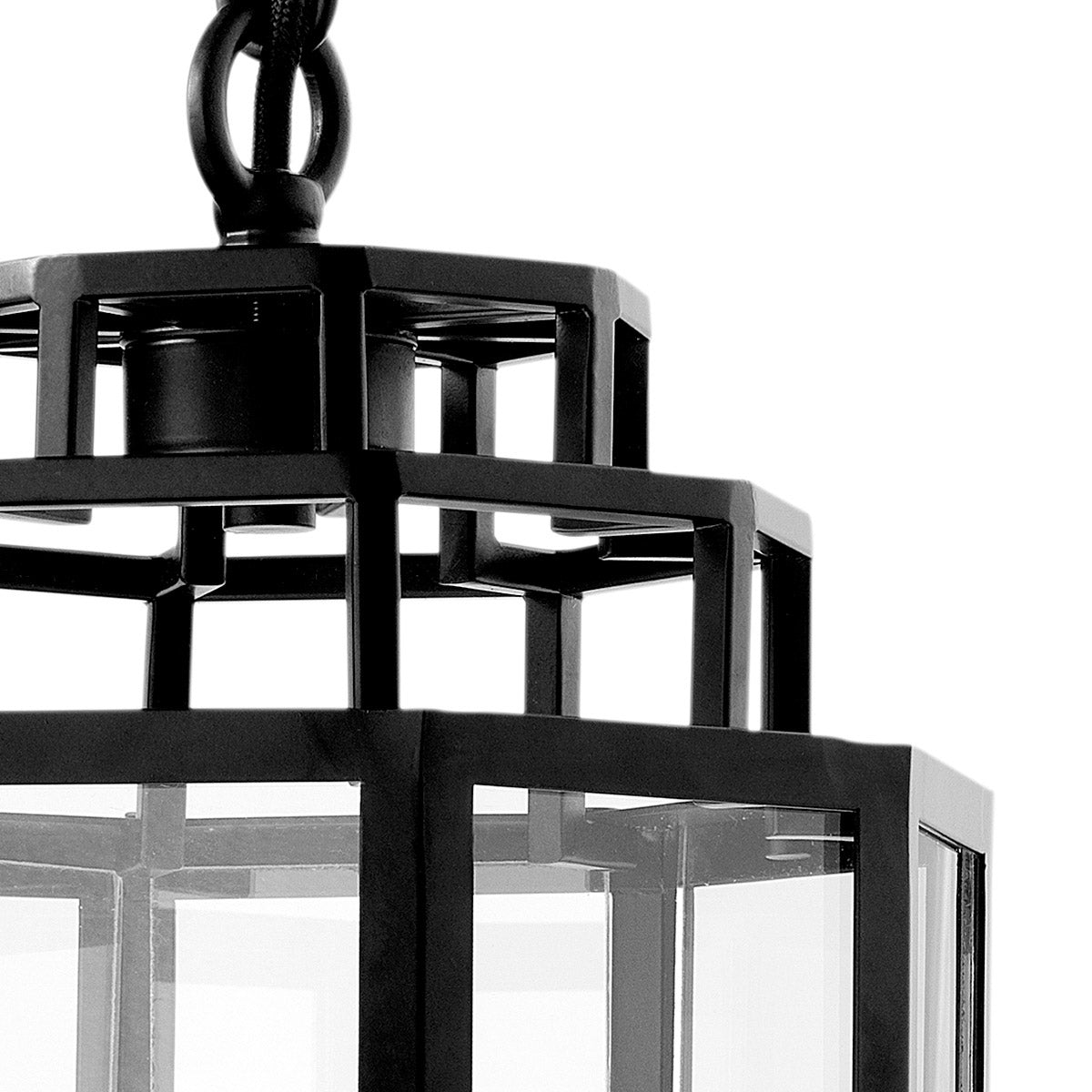 Eichholtz Lantern Monticello S an updated classic. Crafted from metal in a matte black finish, this craftsman-style design showcases