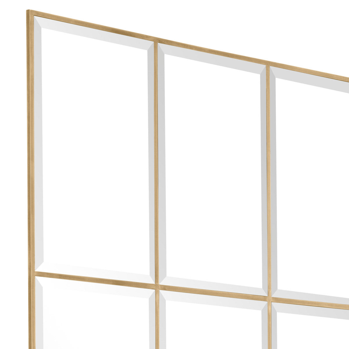 Eichholtz Mirror Kravis stunning reflection with added depth and dimension. Whether placed in a living room, bedroom, or