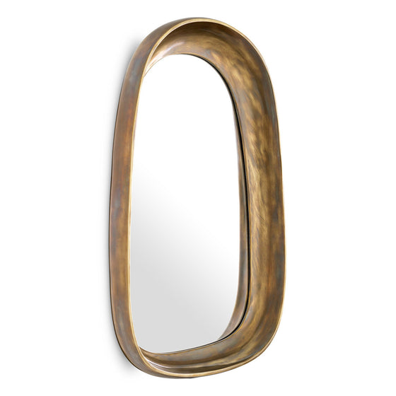 Eichholtz Mirror Sandals L Unlock a world of timeless allure with the Sandals Mirror L, a breath-taking masterpiece that