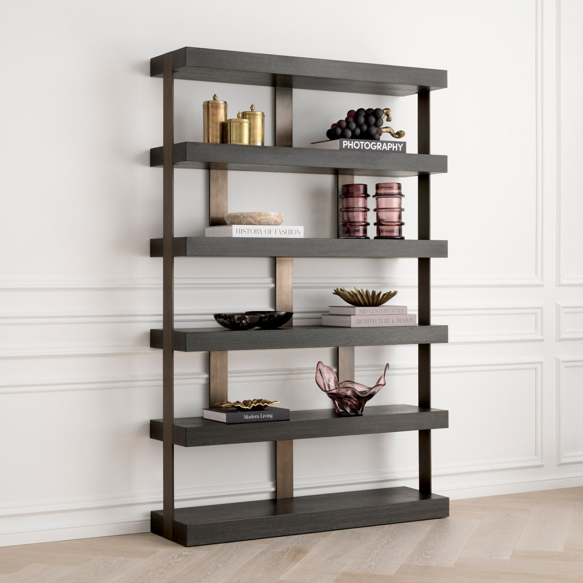 Eichholtz Object French Grapes is sure to be the star of any display. The grapes of this on-trend object