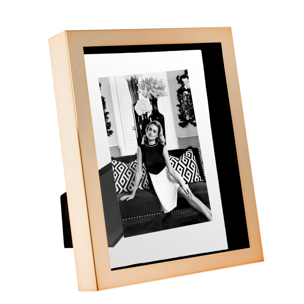 Eichholtz Picture Frame Mulholland S Encase cherished memorabilia like photographs, postcards or entrance tickets in the rose gold colour...
