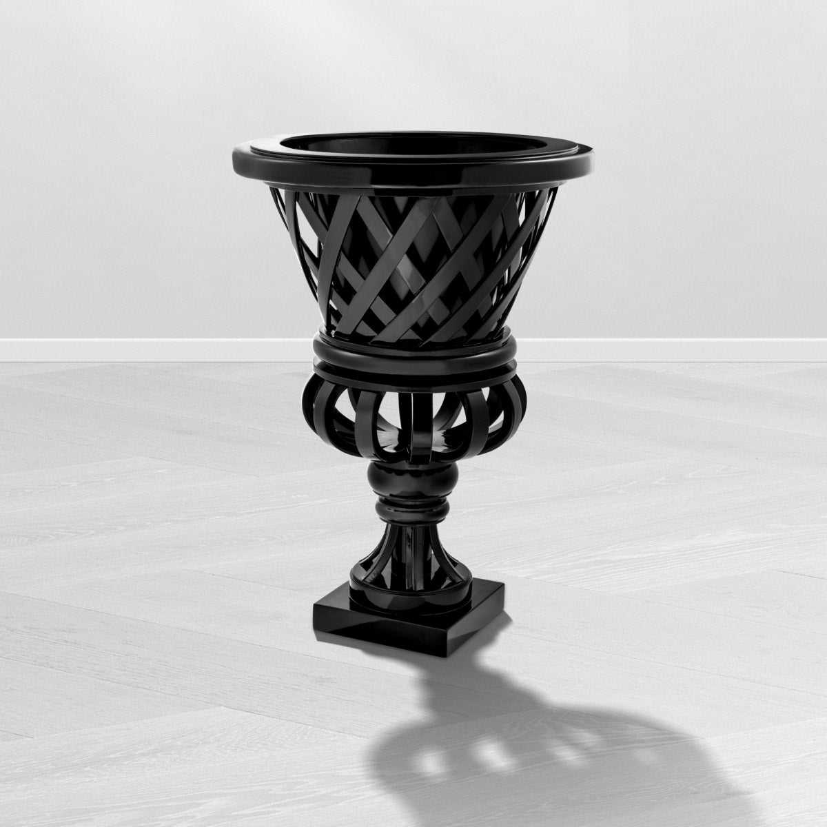 Eichholtz Planter Cypress Gardens With its antique-inspired design and removable inlay, this mahogany wood planter with piano black finish