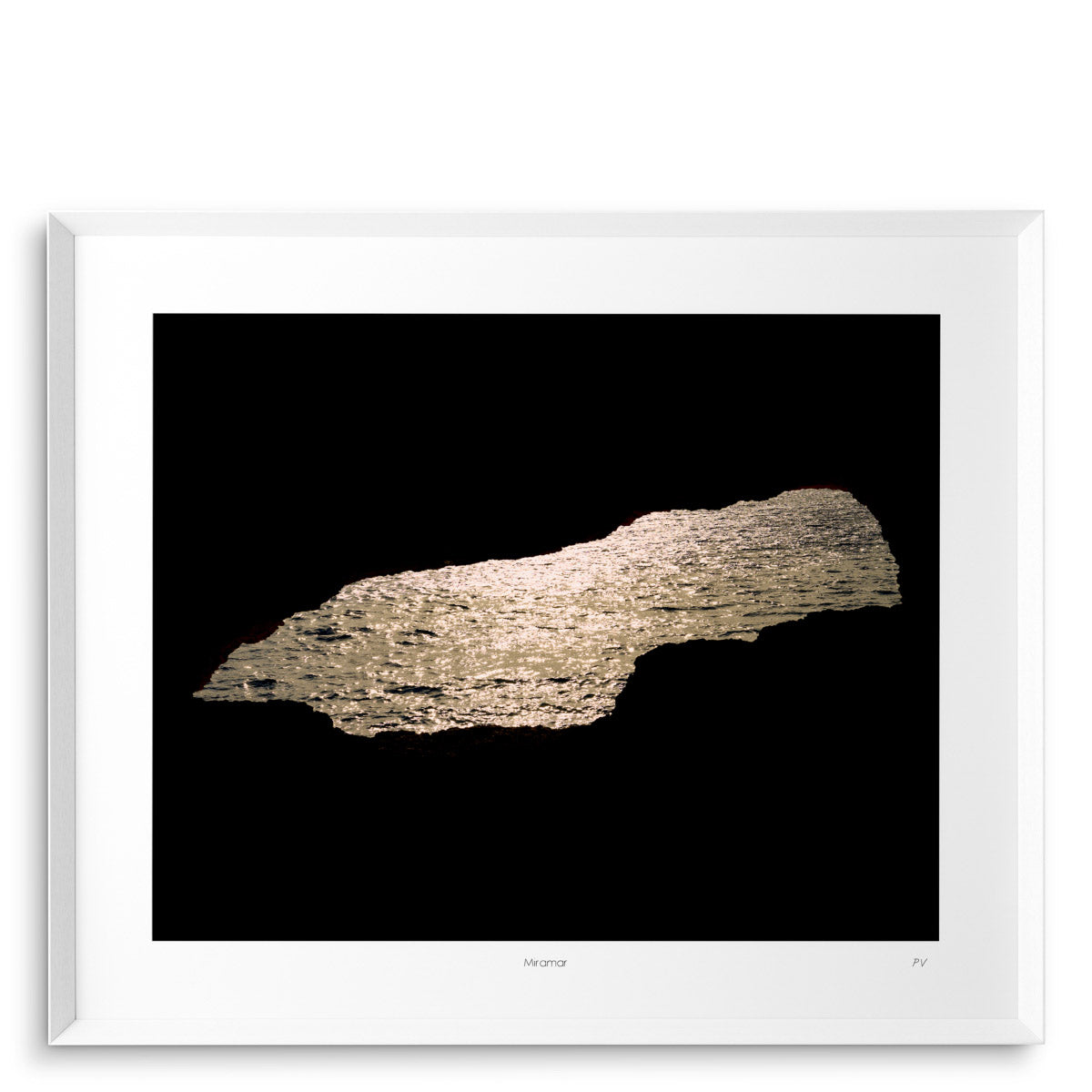Eichholtz Print Philippe Vogelenzang - Miramar Immerse yourself in the bold artistry of Philippe Vogelenzang's "Miramar," a contemporary...