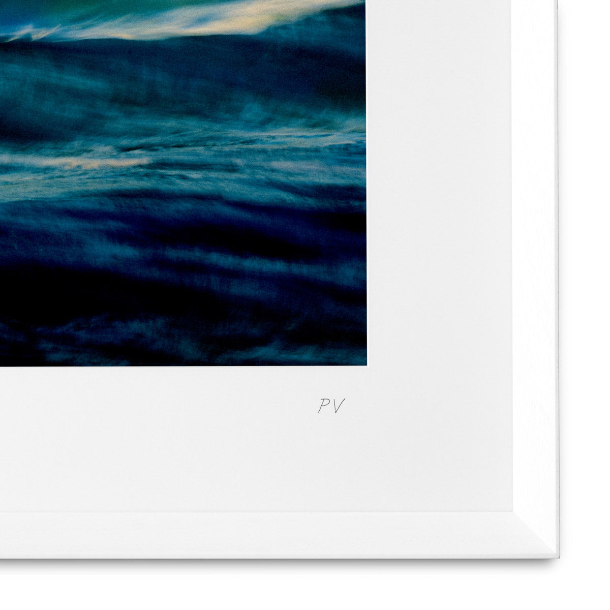 Eichholtz Print Philippe Vogelenzang - Slow ocean the artist's signature, it invites a wave of modern elegance into your space, blending...