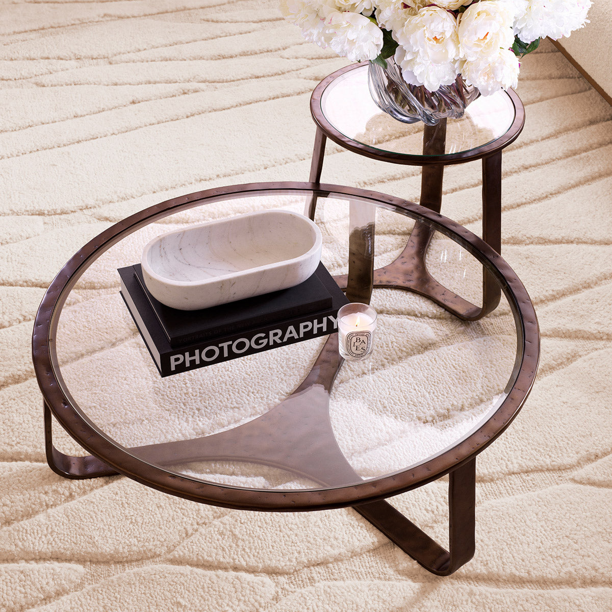 Eichholtz Rug Coralie 300 x 400 cm cm piece, with its rich ivory palette, is crafted from 100% New Zealand wool. Its