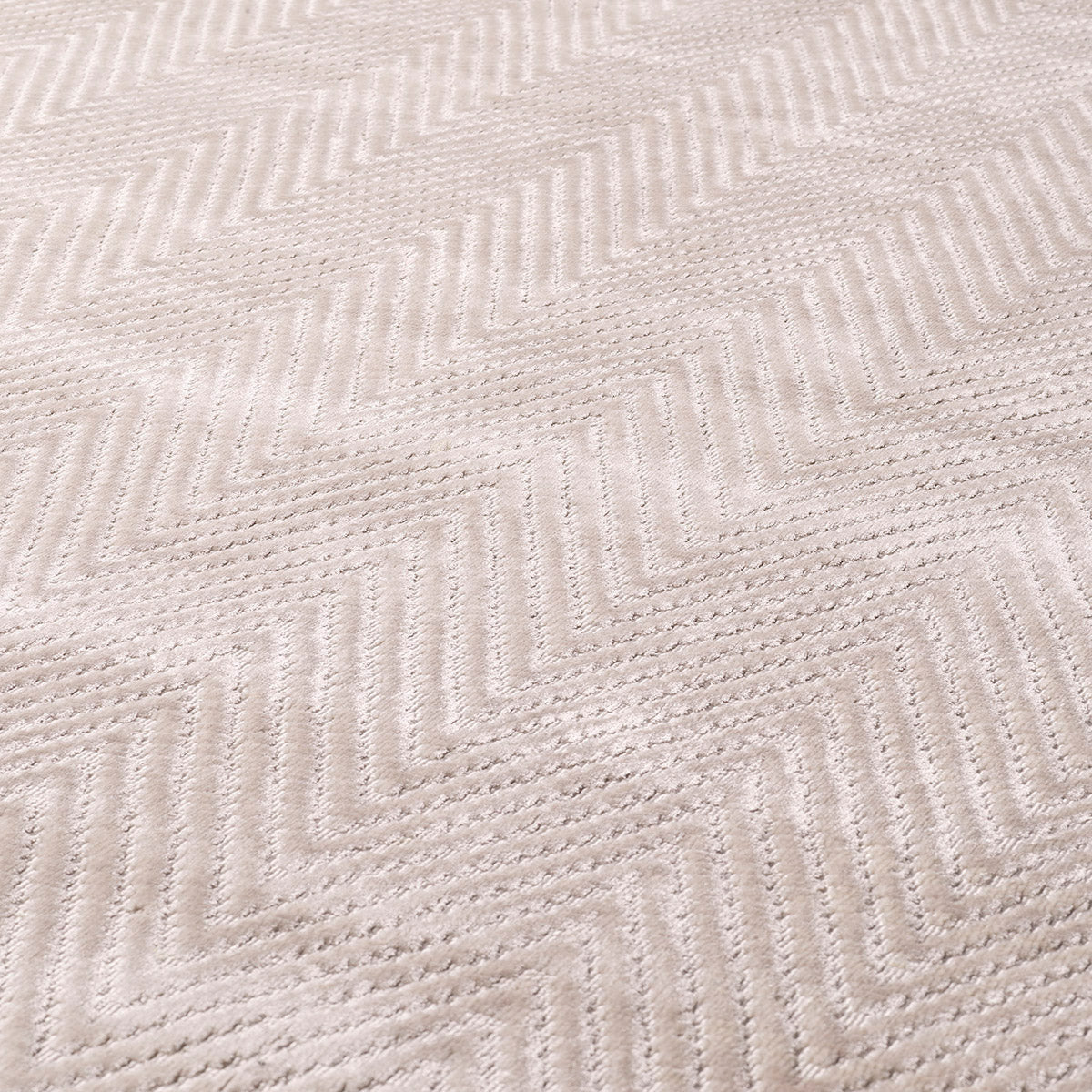 Eichholtz Rug Herringbone 78.74 in x 118.11 in With its natural look and classic herringbone pattern, the ivory Herringbone Carpet will enhance your