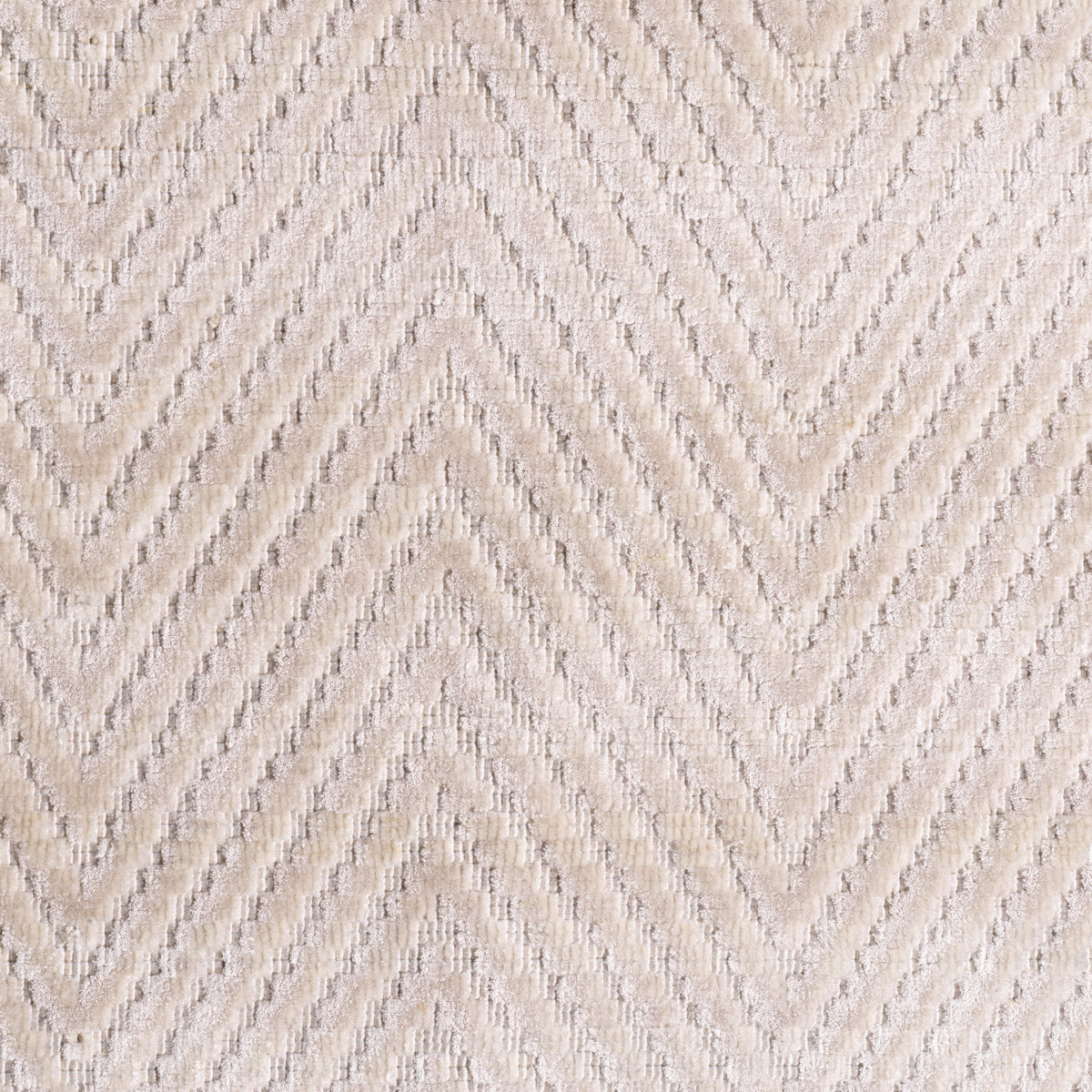 Eichholtz Rug Herringbone 200 x 300 cm silky glamour when exposed to light. Therefore, viscose is used as a convenient replacement for