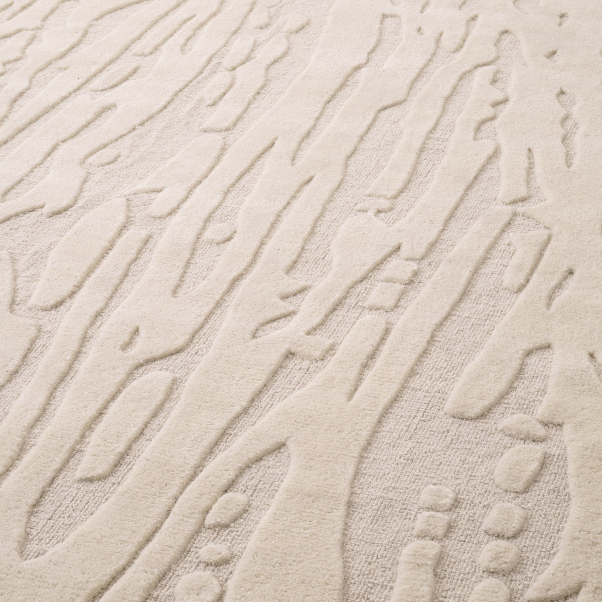 Eichholtz Rug Zenon 118.11 in x 157.48 in Elevate your living space with the exquisite Carpet Zenon, a signature piece in the Eichholtz