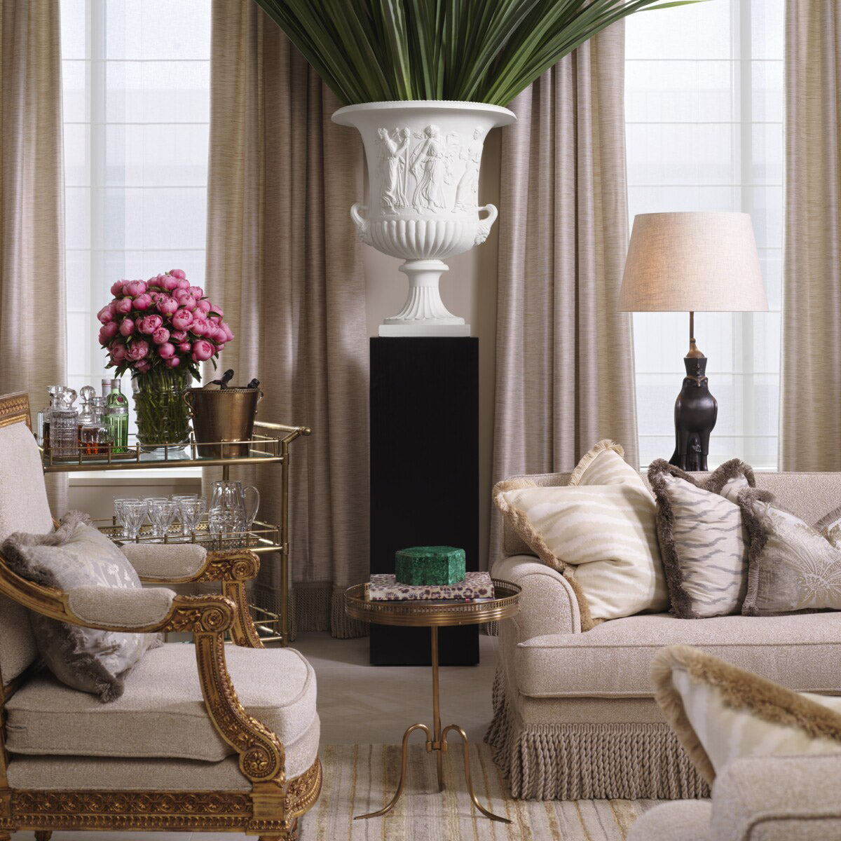 Eichholtz Vase Calyx-krater precision, this vase features a pristine white finish. Inspired by Roman peristyle courtyards and gardens,