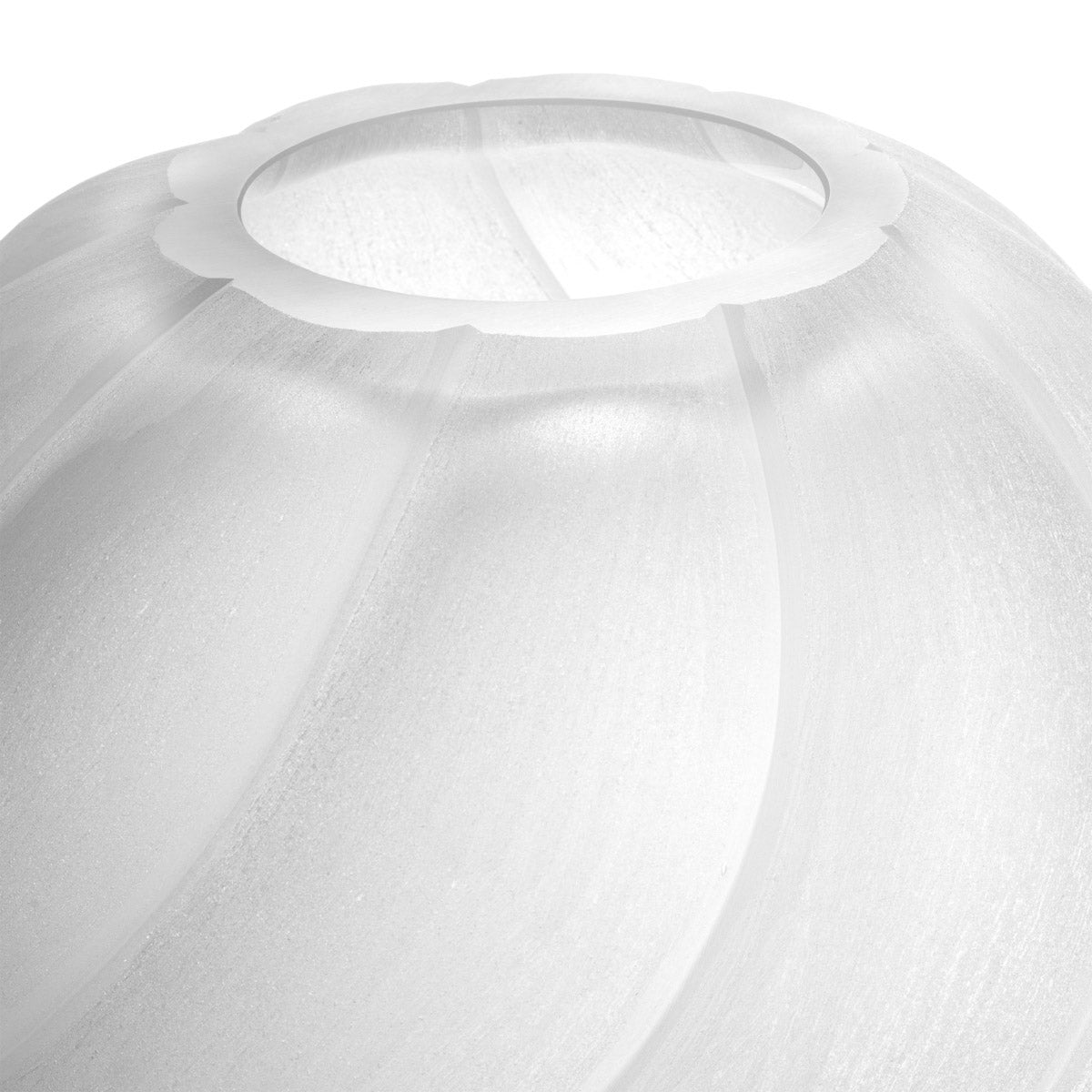 Eichholtz Vase Sicilia L Transform your space with its sheer, serene beauty. Vase Sicilia L Crafted by Eichholtz this