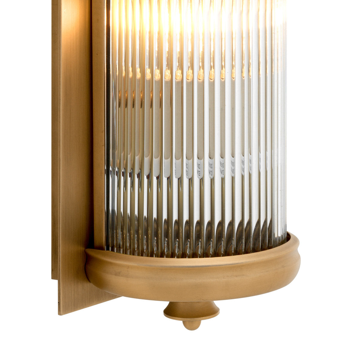 Eichholtz Wall Lamp Glorious XL lamp pairs refined design with elevated materials for a statement in any luxury interior. Dimensions